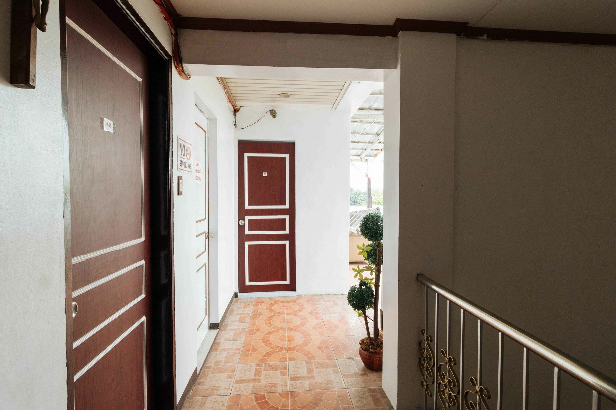 Reddoorz @ Up Village Кесон-Сіті Екстер'єр фото
